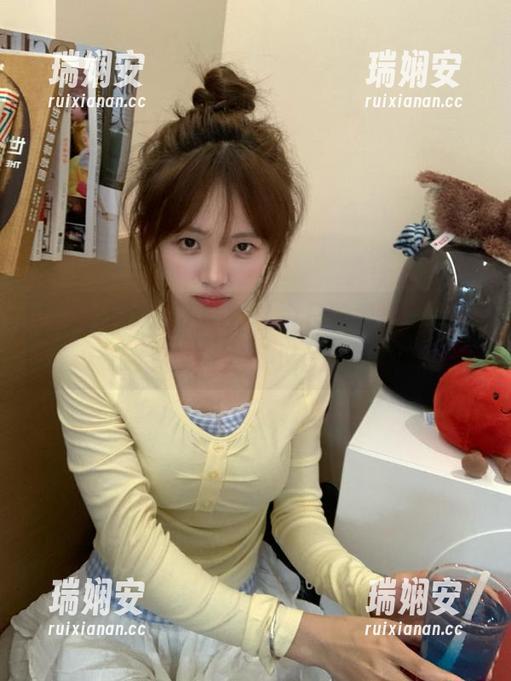 下载91今日吃瓜，app里一边看瓜一边不小心流口水！