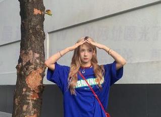 最近“hlw”的网址曝光了不少奇葩事儿，看得我忍不住想评论，真是个八卦基地！
