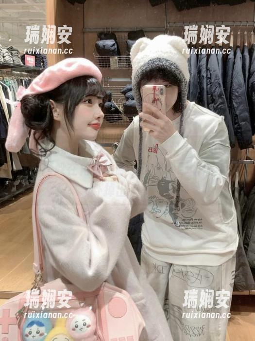 观看www.黑料，真的像调皮小猫躲在角落偷瞄，这又是哪个热辣八卦掉出来了？