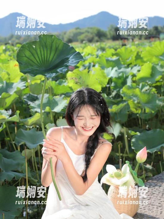 “万篇长征-黑料不打烊zztt11”最新揭秘：谁在吃瓜的背后默默扔西瓜皮？