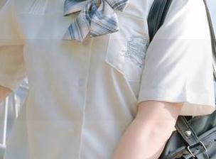 免费吃瓜网红视频：看他们是如何在镜头前‘自毁’形象的！