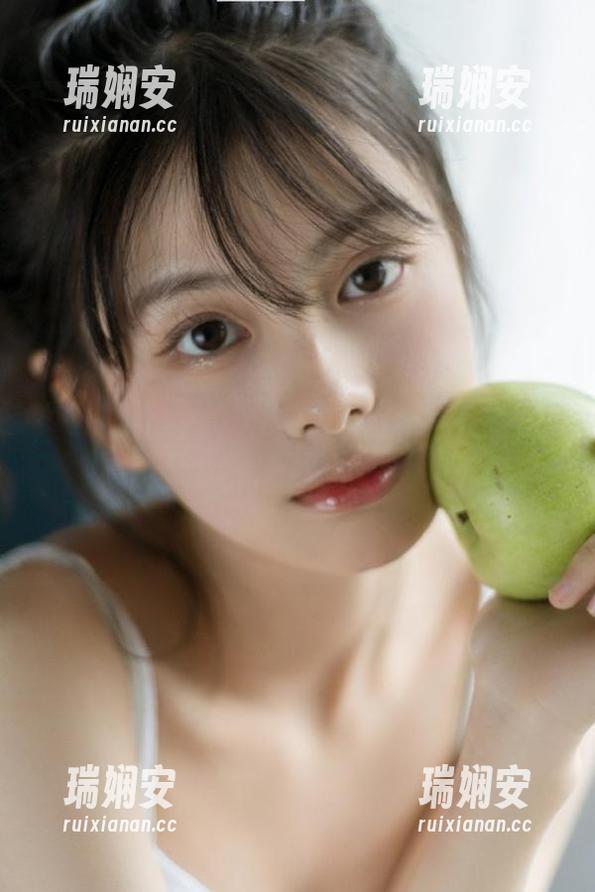 吃瓜网绝美朝阳线路：一边吃瓜一边感叹生活的奇妙。