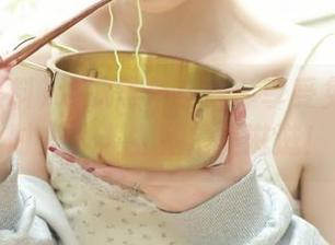 吃瓜黑料在线：享受免费吃瓜时光，人生真是美滋滋！