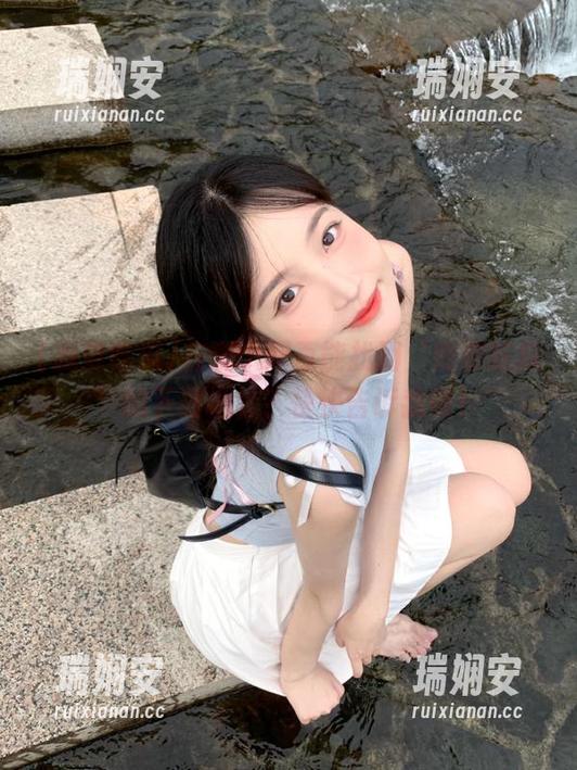 在哪个网页能找到‘我要吃瓜’的下载地址？快快告诉我呀！