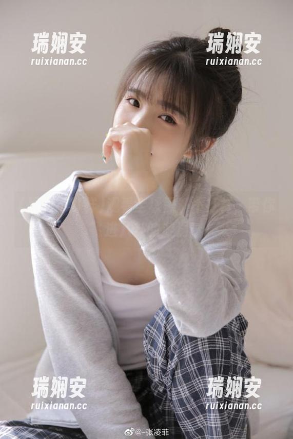 观看全球黑料不打样，带你飞进八卦的漩涡！
