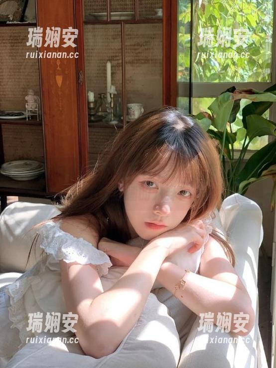 下载黑料不打样，专治各种不让你睡的八卦！