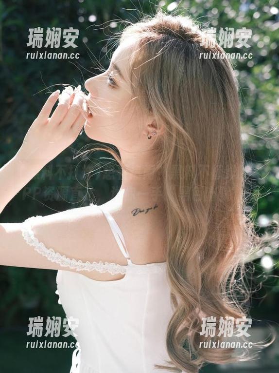 想看热闹？黑料不打烊的APP资源直达，送你一手“黑色幽默”！
