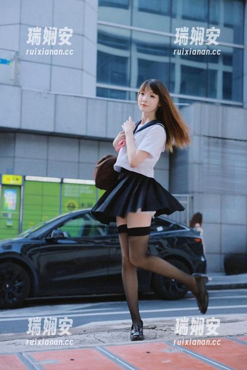 快来黑料不打烊app，精彩不停瓜不停！