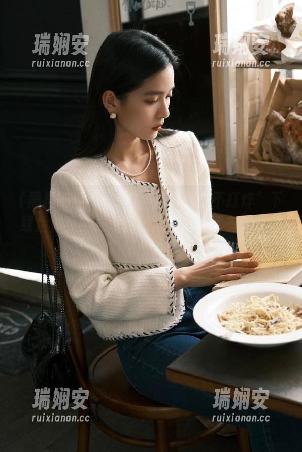 “黑料吃瓜不打烊”下载后，竟然发现网曝门的背后还有这样的秘密？！