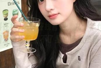 黑料在线官网，九十年代的校园爱情也阻挡不了我的吃瓜热情！